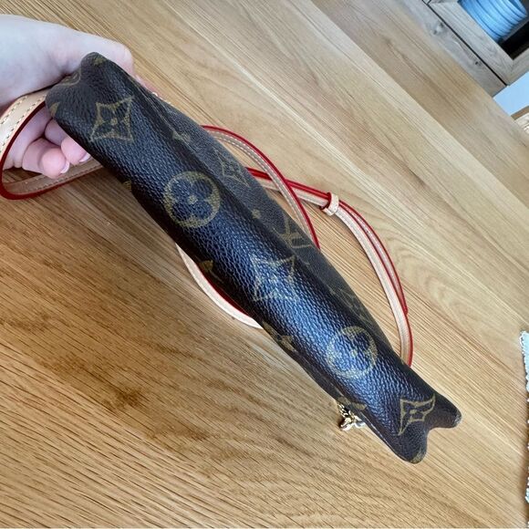 ✅AUTHENTIC✅LOUIS VUITTON ACCESSORY CROSSBODY BAG - Picture 8 of 11